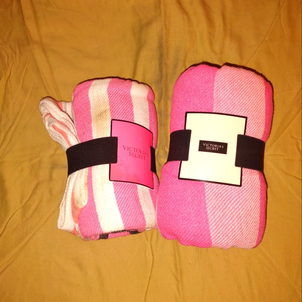 BUNDLE DEAL!!! Victorias Secret Limited Edition 2015 & 2017 Beach Blankets